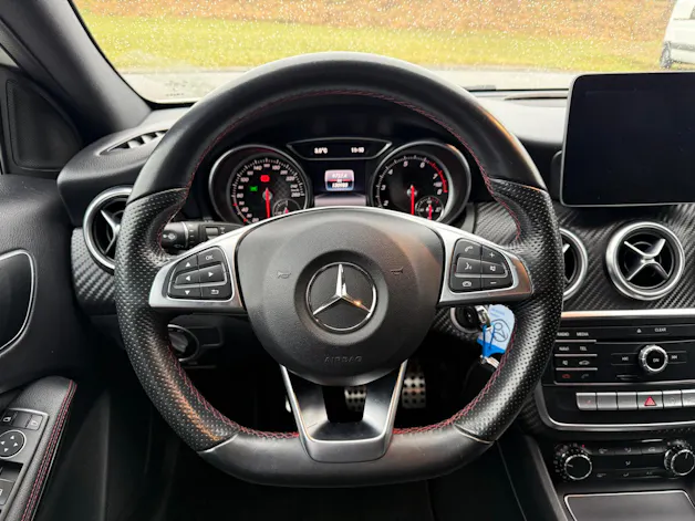 Mercedes-Benz A 180 AMG Line