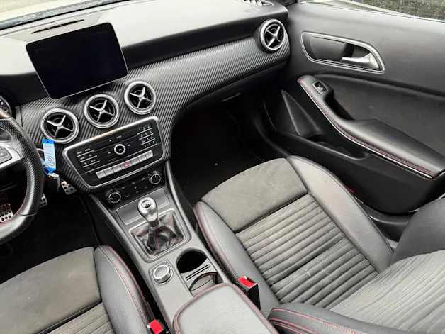 Mercedes-Benz A 180 AMG Line