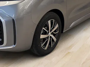 Toyota PROACE Verso L1 2.2 D Trend