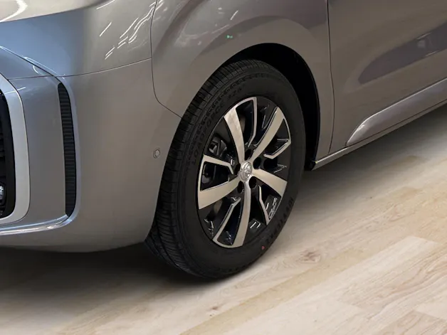 Toyota PROACE Verso L1 2.2 D Trend