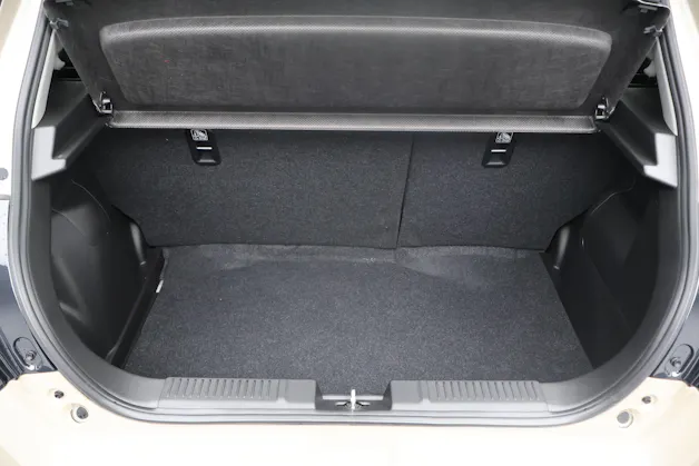 Suzuki Swift 1.2 Sakura Top Hybrid 4x4