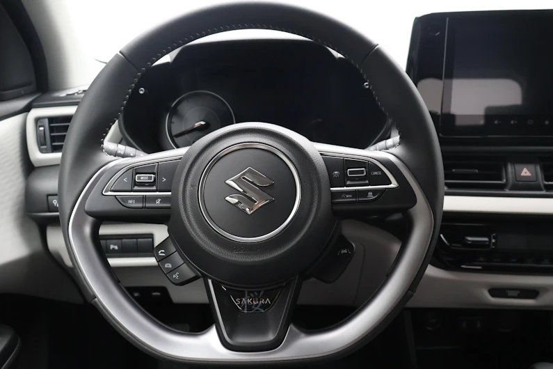 immagine del veicolo SUZUKI SWIFT