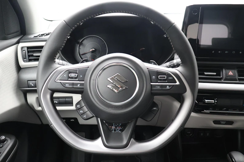 Fahrzeugbild SUZUKI SWIFT