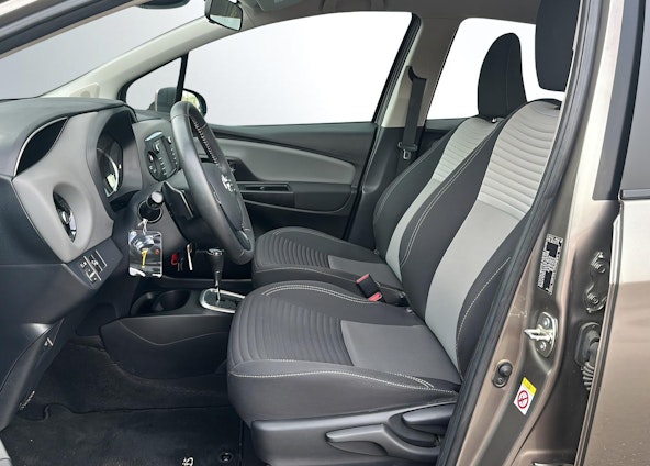 Vehicle image 3 Vehicle image 3