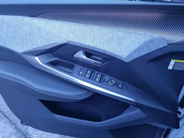 Peugeot 3008 e-GT 73kWh
