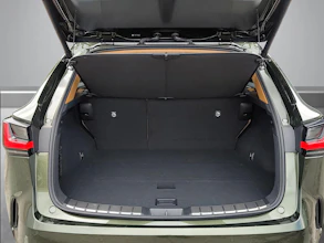 https://vehicle.imgix.net/4180462/f19a97e8-2852-4b23-bc3a-a598547ea4d3.jpg