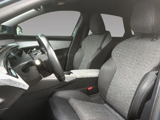 PEUGEOT 3008 1.2 Hybrid Allure