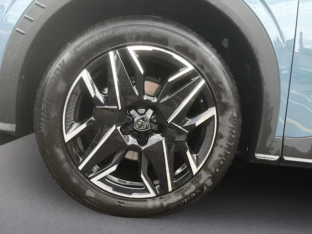 PEUGEOT 3008 1.2 Hybrid Allure