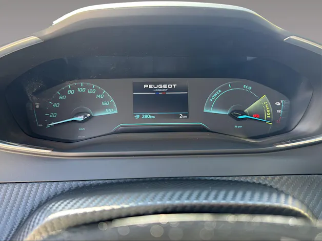 Peugeot 2008 e-Style 156 PS