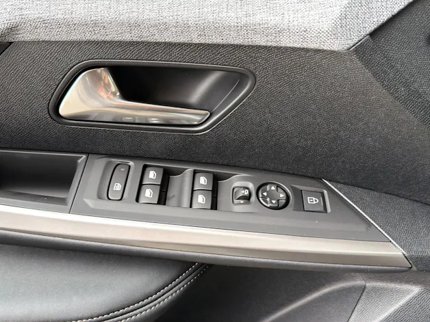 Peugeot 3008 1.2 Hybrid Allure Premium
