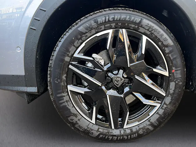 Peugeot 5008 1.2 Hybrid Allure Premium