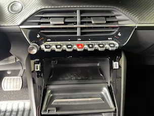Peugeot 208 1.2 Hybrid Allure Premium
