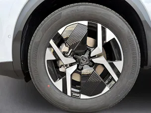 Peugeot 2008 1.2 Hybrid 145 Allure Premium