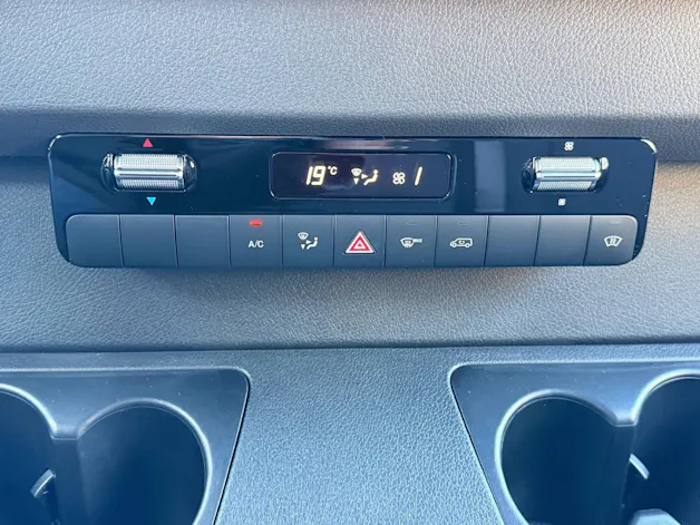 Mercedes-Benz Sprinter 319 CDI PRO CH L 4x2