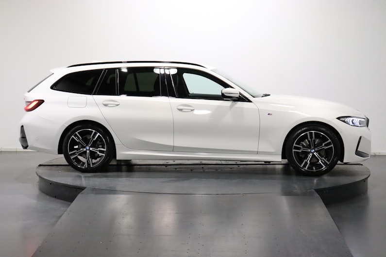 Vehicle image BMW 3 SERIES