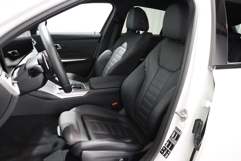 Vehicle image BMW 3 SERIES