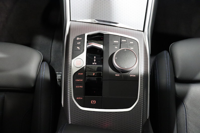 Vehicle image BMW 3 SERIES