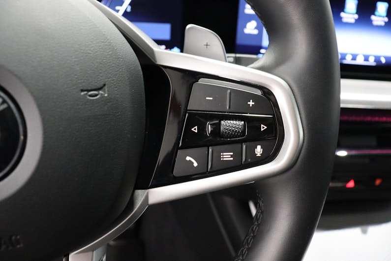 Vehicle image BMW 3 SERIES