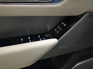Land Rover Range Rover Velar 2.0 T R-Dynamic HSE