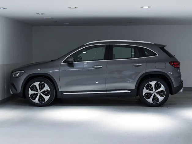 Mercedes-Benz GLA 250 4MATIC "Swiss Star"