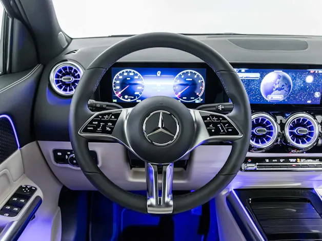 Mercedes-Benz GLA 250 4MATIC "Swiss Star"