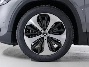 Mercedes-Benz GLA 250 4MATIC "Swiss Star"