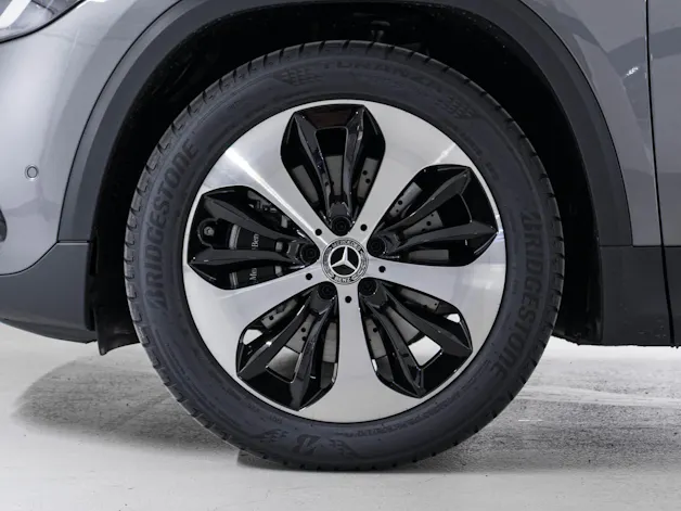 Mercedes-Benz GLA 250 4MATIC "Swiss Star"