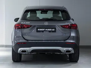 Mercedes-Benz GLA 250 4MATIC "Swiss Star"