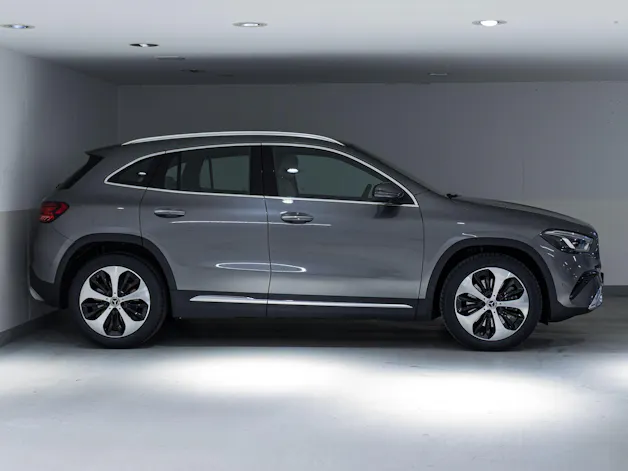 Mercedes-Benz GLA 250 4MATIC "Swiss Star"
