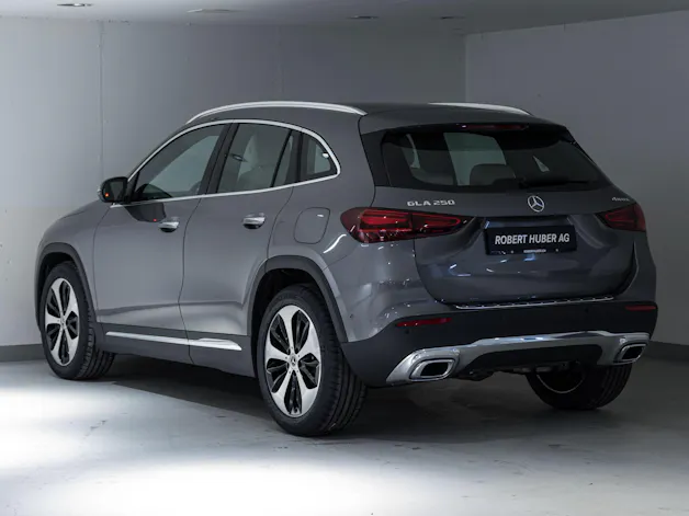 Mercedes-Benz GLA 250 4MATIC "Swiss Star"