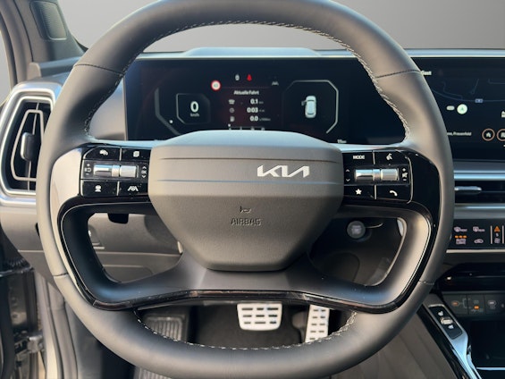 Vehicle image 4 Vehicle image 4