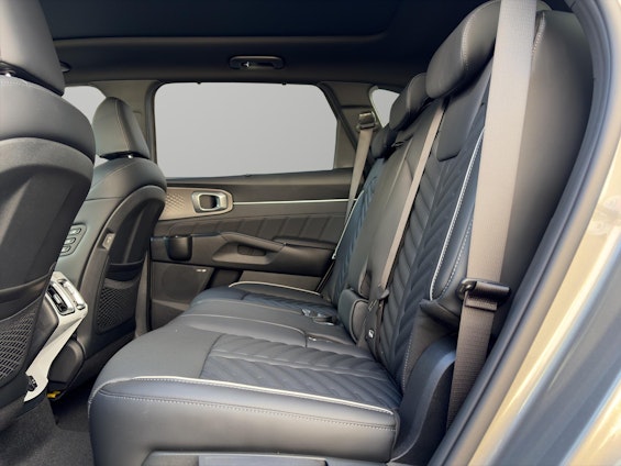 Vehicle image 6 Vehicle image 6