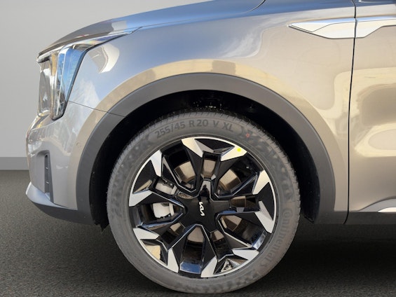 Vehicle image 9 Vehicle image 9