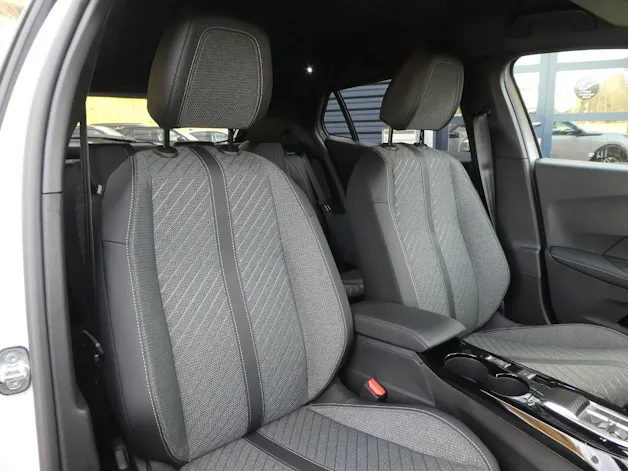 Peugeot 2008 1.2 Hybrid 145 Allure Premium