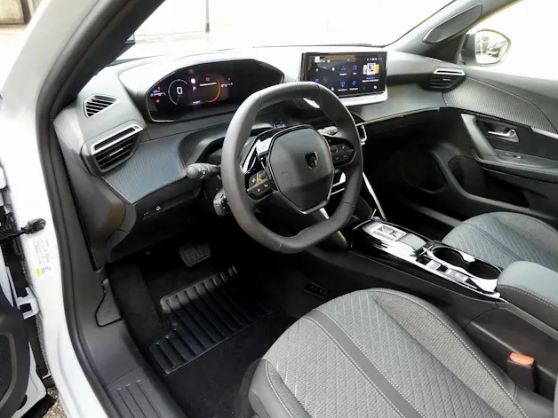 Peugeot 2008 1.2 Hybrid 145 Allure Premium