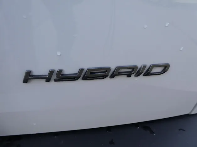 Peugeot 2008 1.2 Hybrid 145 Allure Premium