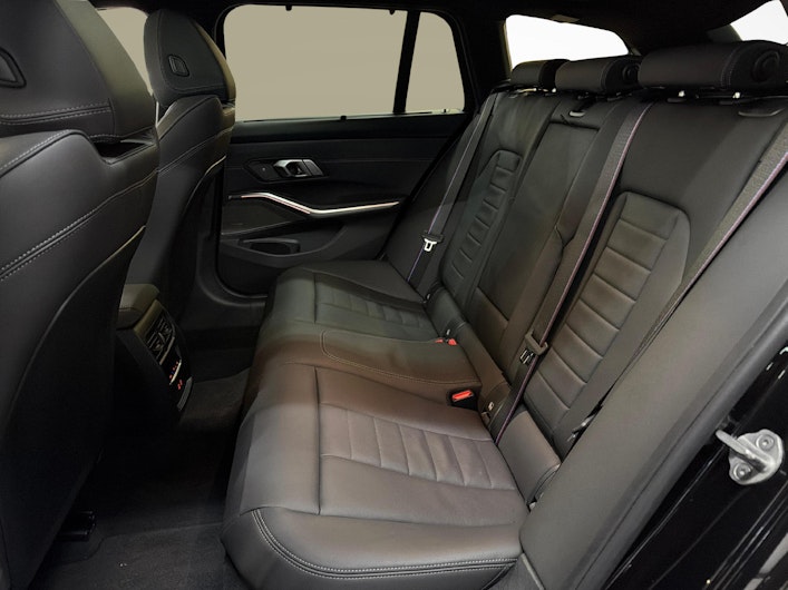 Vehicle image BMW 3 SERIES