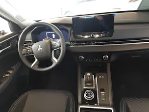 Mitsubishi Outlander 2.4 PHEV Inform 4x4