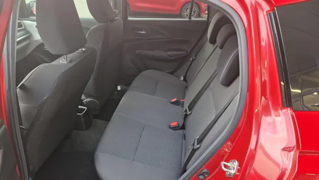 Suzuki Swift 1.2 Sakura Top Hybrid