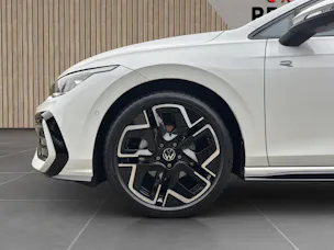 VW Golf R-Line 1.5 eTSI