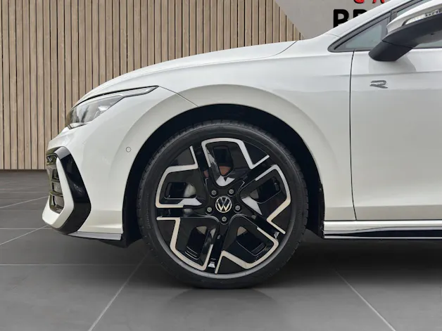 VW Golf R-Line 1.5 eTSI