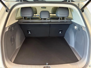 https://vehicle.imgix.net/4181102/a0185cc6-bb7c-495c-8687-50e6e89f713c.jpg