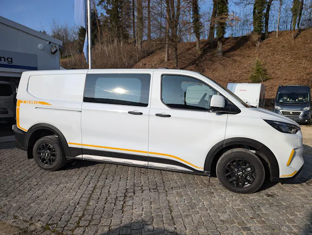 Ford Transit C Van 320 L2 2.0 EcoBlue 170 Trail