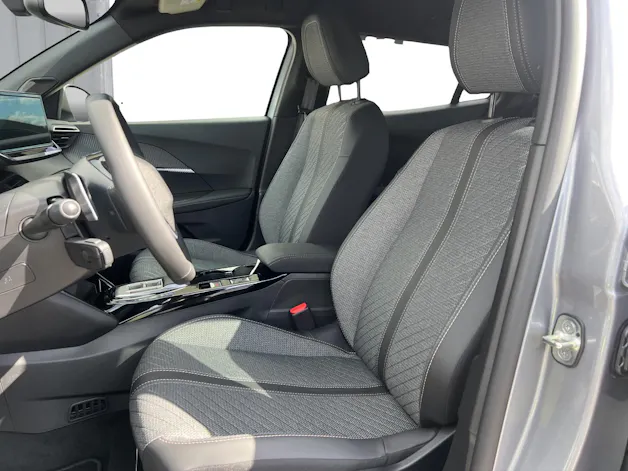 Peugeot 2008 1.2 Hybrid 145 Allure Premium