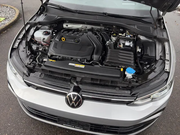 VW Golf VIII 1.5 eTSI R-Line DSG