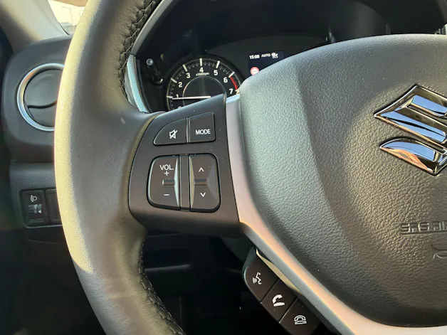 Suzuki Vitara 1.4 Boosterjet Sakura Top 4x4 Hybrid Automatic