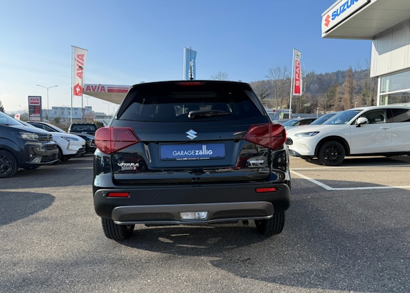 Vehicle image 4 Vehicle image 4