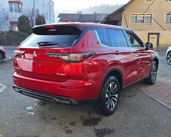 MITSUBISHI OUTLANDER 3