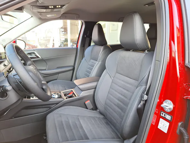 Mitsubishi Outlander PHEV Invite Helvetia (133)