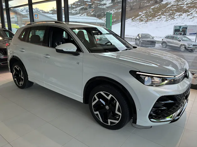 VW NEW Tiguan R-Line / AHK / Head-Up